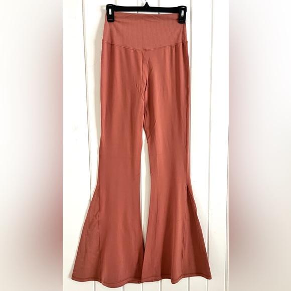 Aerie Offline Real Me Super Flare Leggings, Sz L (Inseam 33.5”) - Picture 4 of 13